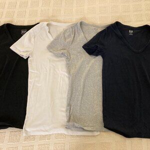 Bundle GAP Modern V Neck Short Sleeved T-Shirts Small